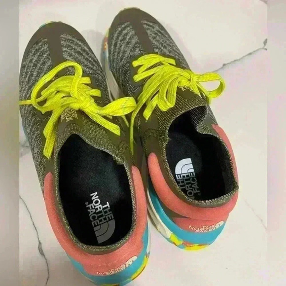 The North Face Women's VECTIV Escape Knit Trail Shoes Size 7 - Picture 2 of 8